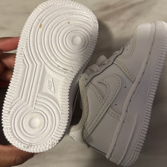 Size 5C Baby/Toddler White Nike Air Force 1’s - Picture 3 of 4
